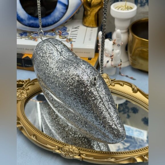 🆕 LULU GUINNESS 🧿 NWOT Silver Glitter Iconic Lips Perspex Clutch on a Chain - Picture 4 of 16